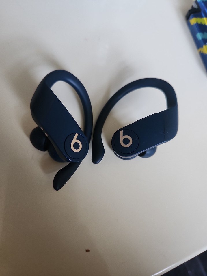 Siyah Beats Powerbeats Kablosuz Kulaklık - Görsel 4