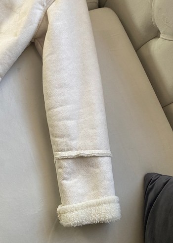 Beyaz Kadın Kışlık Peluş Detaylı Ceket - Görsel 4