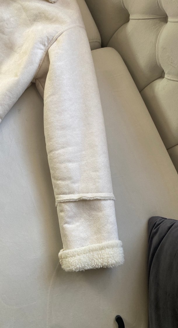 Beyaz Kadın Kışlık Peluş Detaylı Ceket - Görsel 4