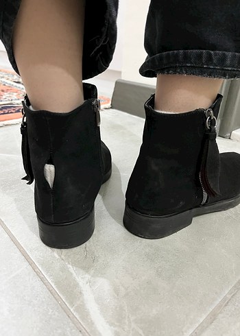 Siyah Süet Püsküllü Kadın Bot - Görsel 4