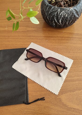 Şeffaf Koyu Kahverengi Minimalist Kadın Gözlüğü