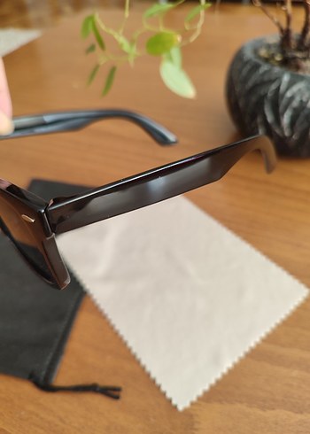 Beden Minimalist Siyah Kadın Güneş Gözlüğü