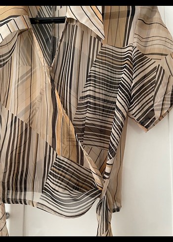 Transparan belden bağlamalı gömlek - Görsel 6