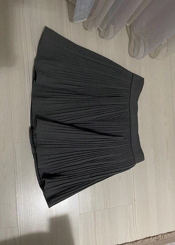 Kadın gri Pilili içi şortlu Mini Etek - Görsel 2