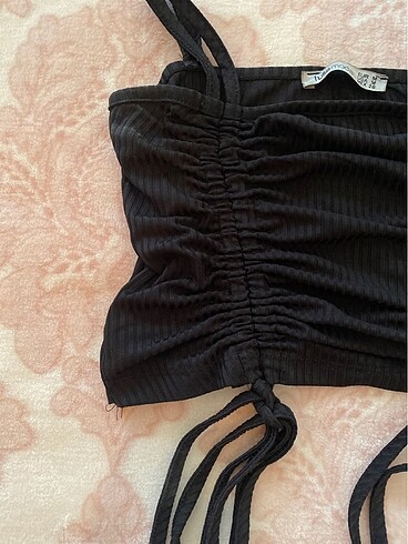 Bershka bağlamalı crop