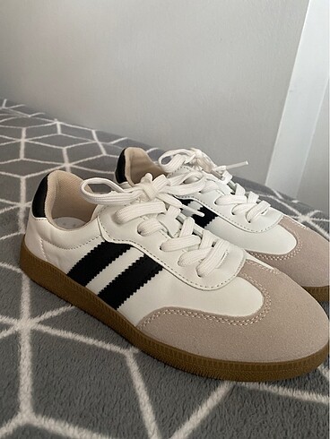 Adidas spor ayakkabı