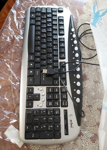 USB Kablolu Beyaz Siyah Klavye - Görsel 5