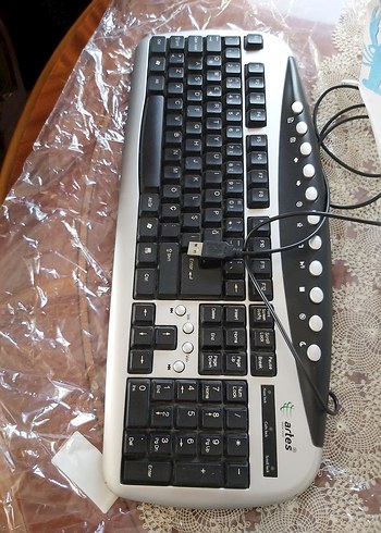 USB Kablolu Beyaz Siyah Klavye - Görsel 4