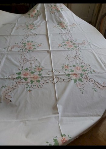 Beyaz Pastel aplik görünümlü delik işli 12 kişilik Masa Örtüsü - Görsel 6