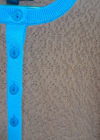 Mavi Detaylı Kahverengi Triko Hırka - Görsel 3