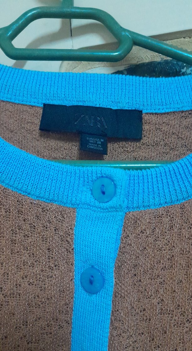 Mavi Detaylı Kahverengi Triko Hırka - Görsel 2