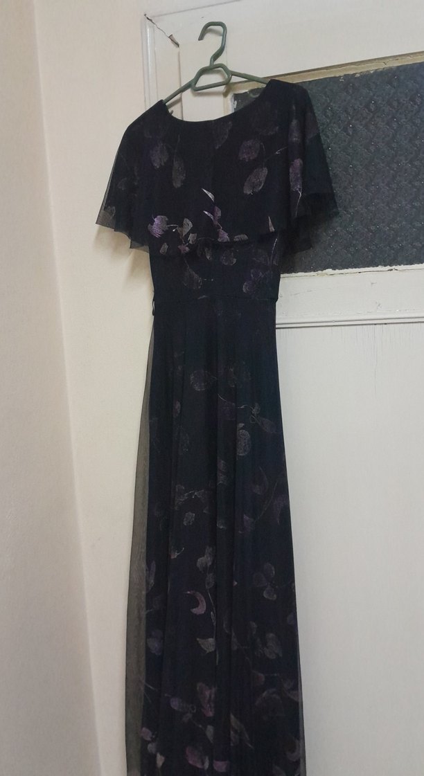 Siyah V Yaka Uzun Drapeli Gotik Elbise - Görsel 2