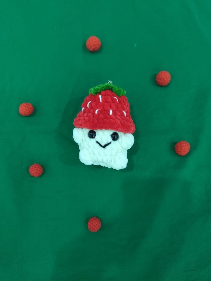 çilek şapkalı mantar anahtarlık - Görsel 2