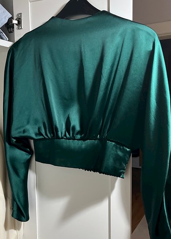 Zara Parlak Yeşil V Yakalı Drapeli Kadın Bluz