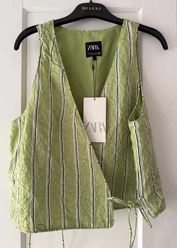Zara Yeşil Pilili Kolsuz Yelek - Görsel 4