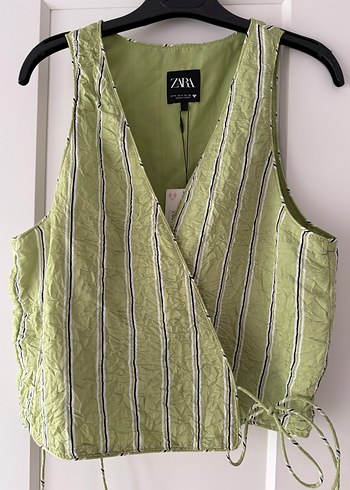 Zara Yeşil Pilili Kolsuz Yelek - Görsel 3