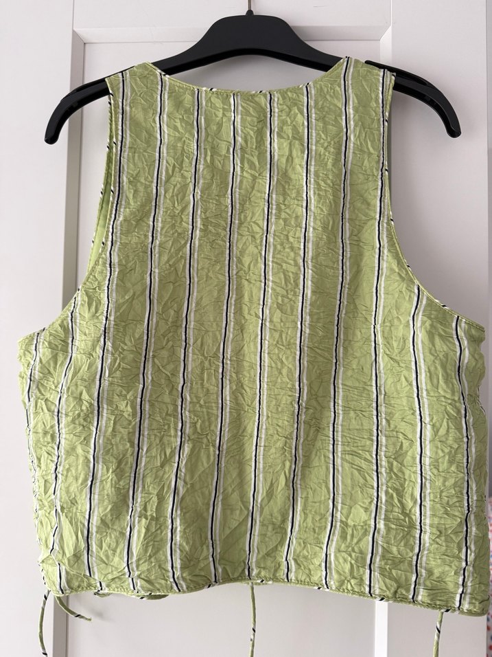 Zara Yeşil Pilili Kolsuz Yelek - Görsel 2
