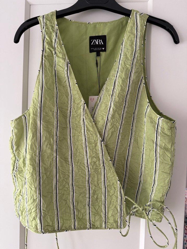Zara Yeşil Pilili Kolsuz Yelek - Görsel 3