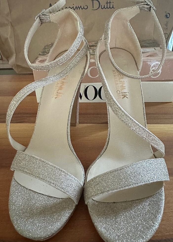 Gold Simli Ayakkabı - Görsel 3