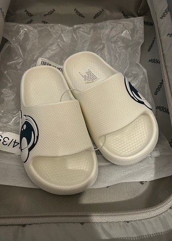 Beyaz Astronot Baskılı Kadın Terlik - Görsel 3