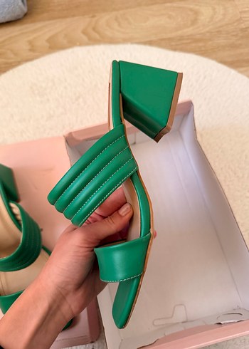Yeşil Kadın Topuklu Platform Sandalet - Görsel 3