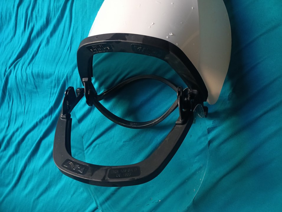 Camlı Koruyucu Maske Plastik - Görsel 5