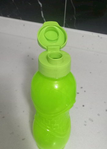 Beden Yeşil Plastik Su Şişesi