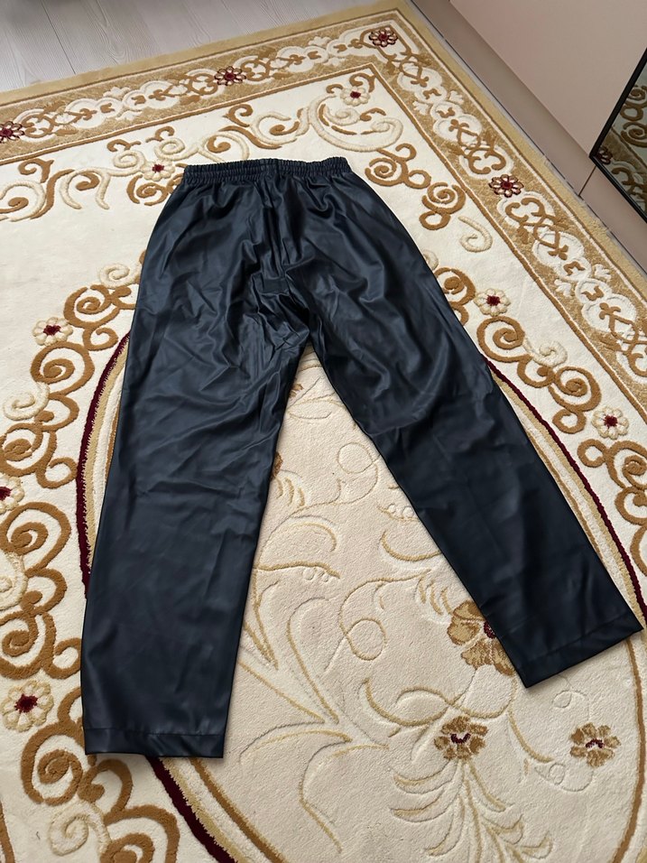 Kadın Siyah Deri Bol Kesim Pantolon - Görsel 5