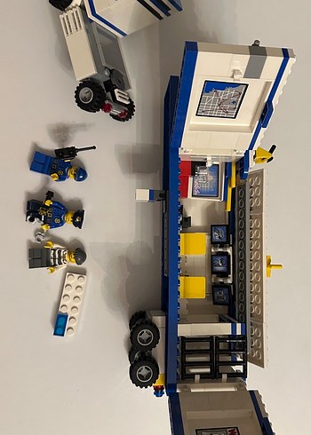 LEGO City POLICE MOBILE POLICE UNIT 60044 - Görsel 4