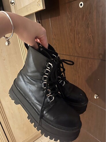 37 Beden Pull and bear postal