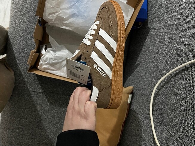 36 Beden kahverengi Renk Adidas kahverengi ayakkabı
