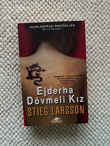 Ejderha Dövmeli Kız