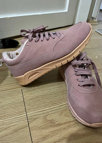 38 Beden Spor Ayakkabı