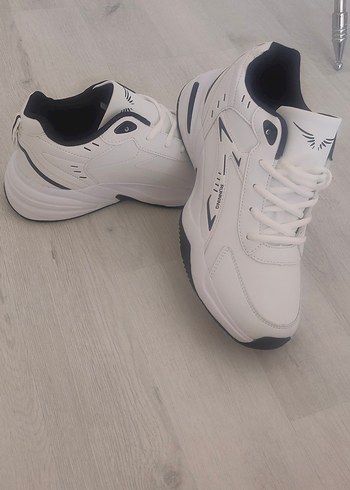 Gri Detaylı Beyaz Erkek Spor Ayakkabı - Görsel 4