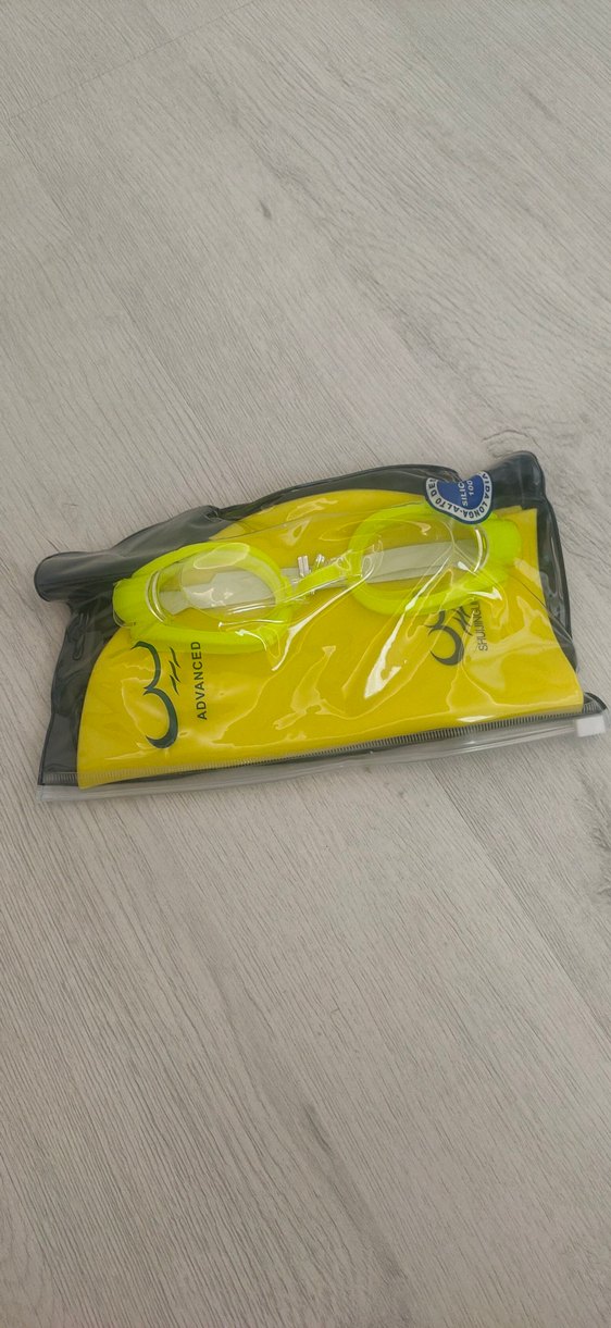 Sarı Yüzme Gözlüğü ve sarı bone - Görsel 3