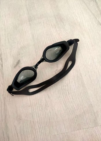 Siyah Minimalist Yüzücü Gözlüğü - Görsel 2