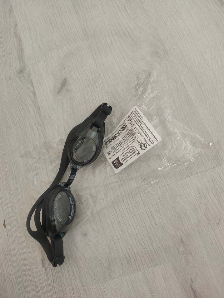 Siyah Minimalist Yüzücü Gözlüğü - Görsel 3