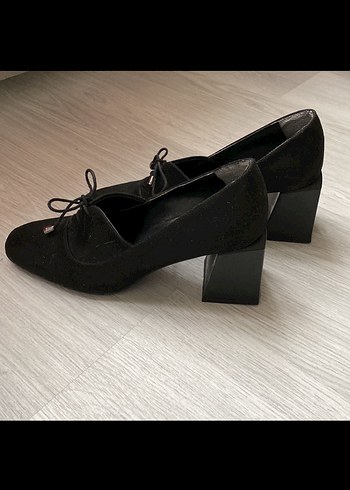 Zara Siyah Topuklu Kadın Klasik Ayakkabı