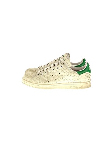 Adidas Spor Ayakkabı %70 İndirimli.