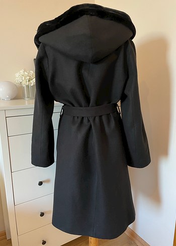 Kemerli Siyah Kapüşonlu Kaban - Görsel 3