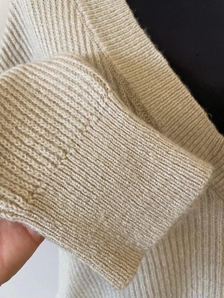 V Yaka Bej Örgü Kadın Kazak - Görsel 4