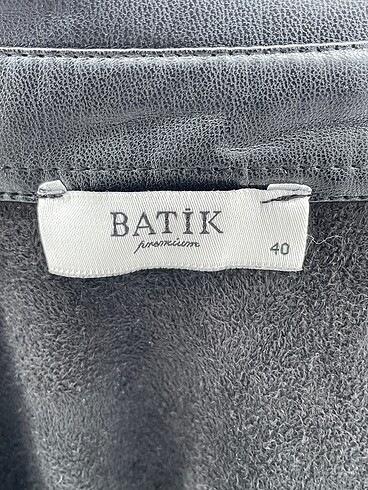 40 Beden siyah Renk Batik Gömlek %70 İndirimli.