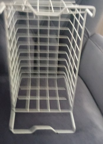 Beden Beyaz Metal Dolap Düzenleyici Sepet