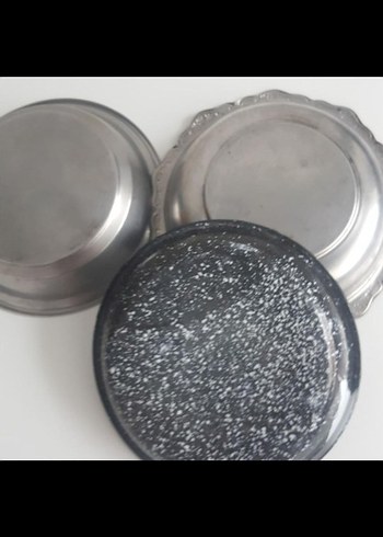 Çiçek desenli beyaz emaye tabak ve metal tabak seti - Görsel 5