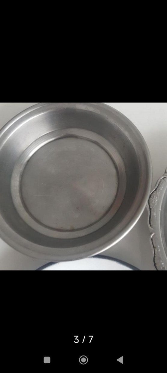 Çiçek desenli beyaz emaye tabak ve metal tabak seti - Görsel 3