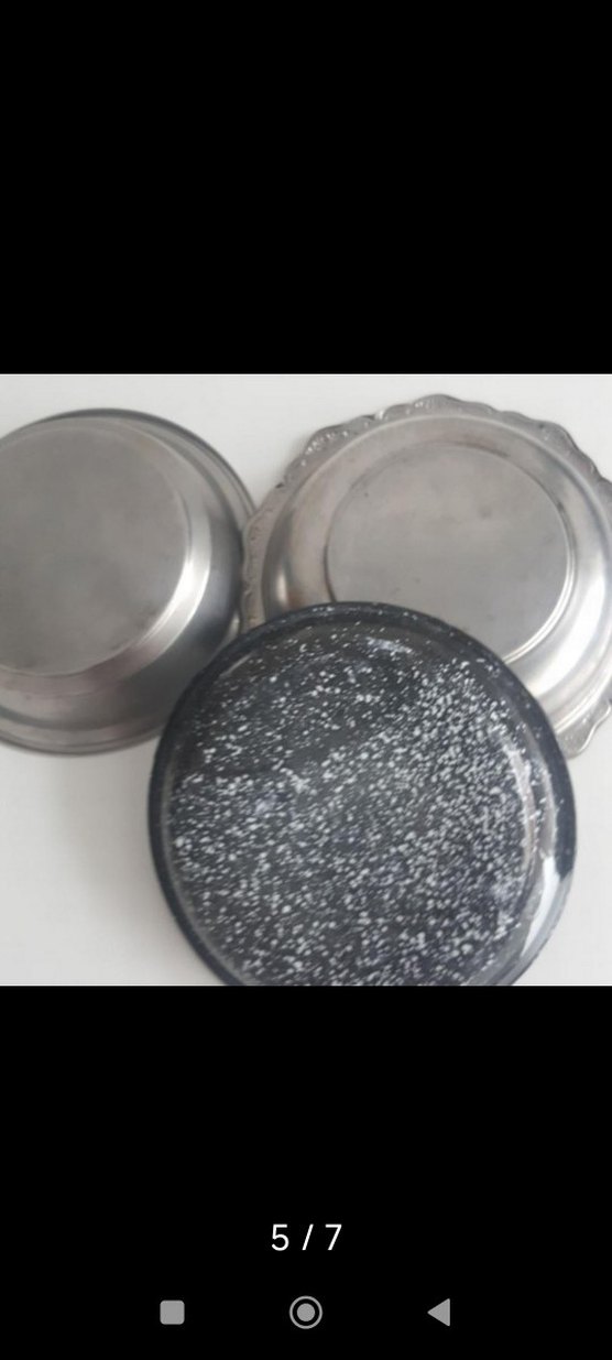 Çiçek desenli beyaz emaye tabak ve metal tabak seti - Görsel 5