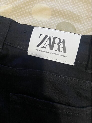 44 Beden siyah Renk Zara pantolon