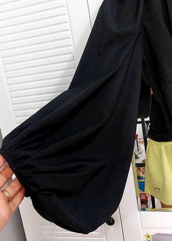 Düğmeli Siyah V Yaka Gotik Bluz - Görsel 5