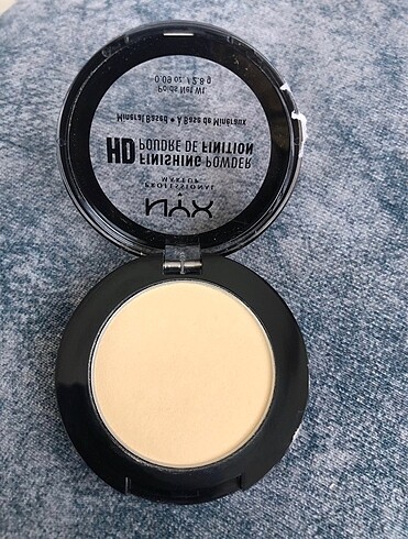 Nyx pudra