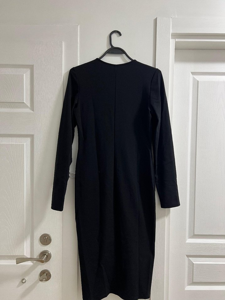 Uzun Kollu Siyah V Yaka Triko Elbise - Görsel 2